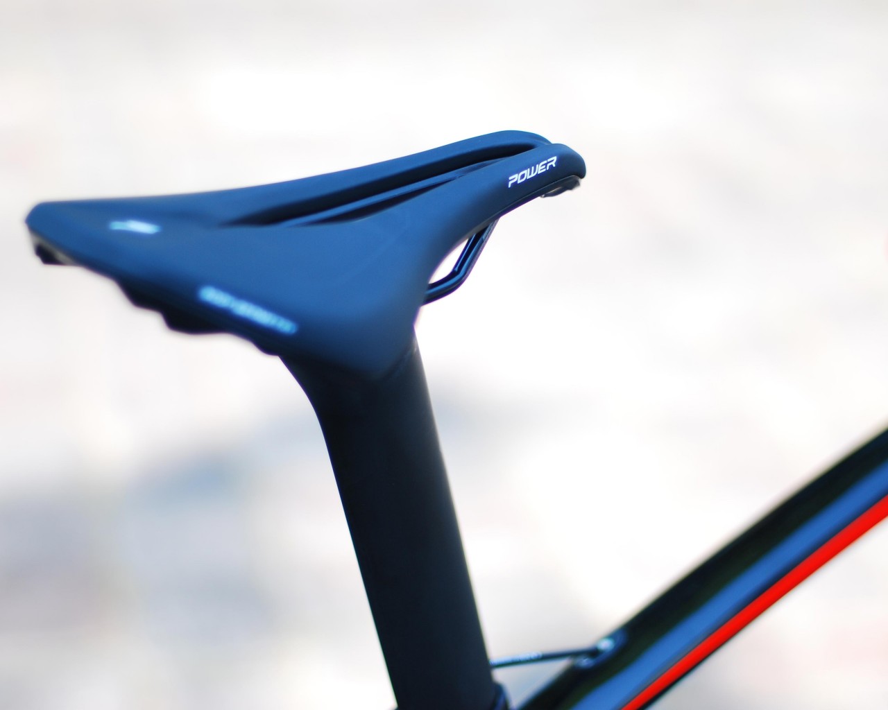 Specialized Venge Elite - Carbon Time Trail Bike 2017 | gloss tarmac black-rocket red-metallic white