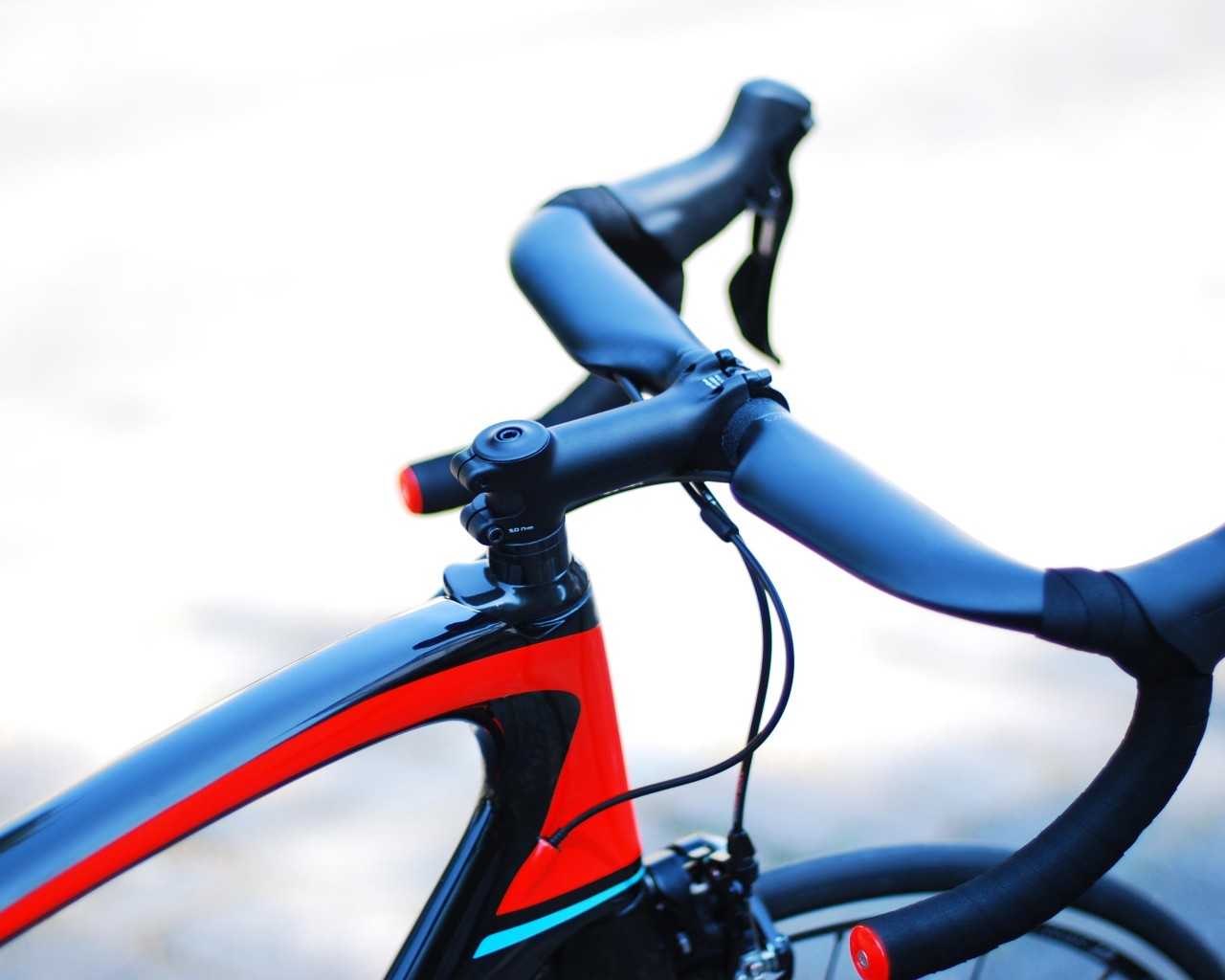 Specialized Venge Elite - Carbon Time Trail Bike 2017 | gloss tarmac black-rocket red-metallic white